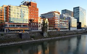 Courtyard Düsseldorf Hafen